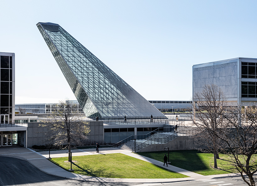 Som S Multipurpose Building Lands At The U S Air Force Academy