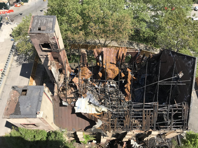 火灾后的Beth Hamedrash Hagodol犹太教堂鸟瞰图。(来自HLZA/图片来自LPC)