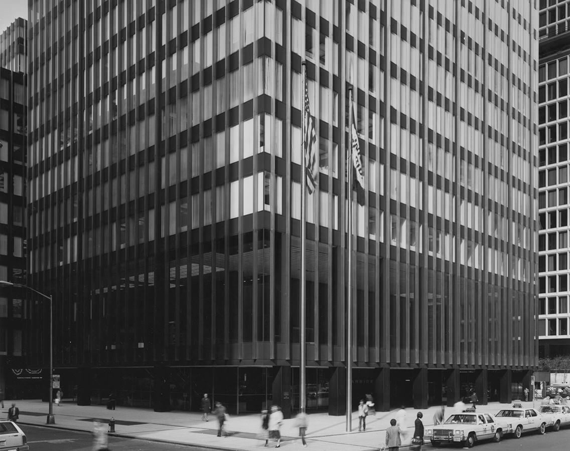 Union硬质合金大厦的历史照片。（ezra Stoller / Esto）
