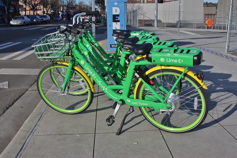 绿色自行车