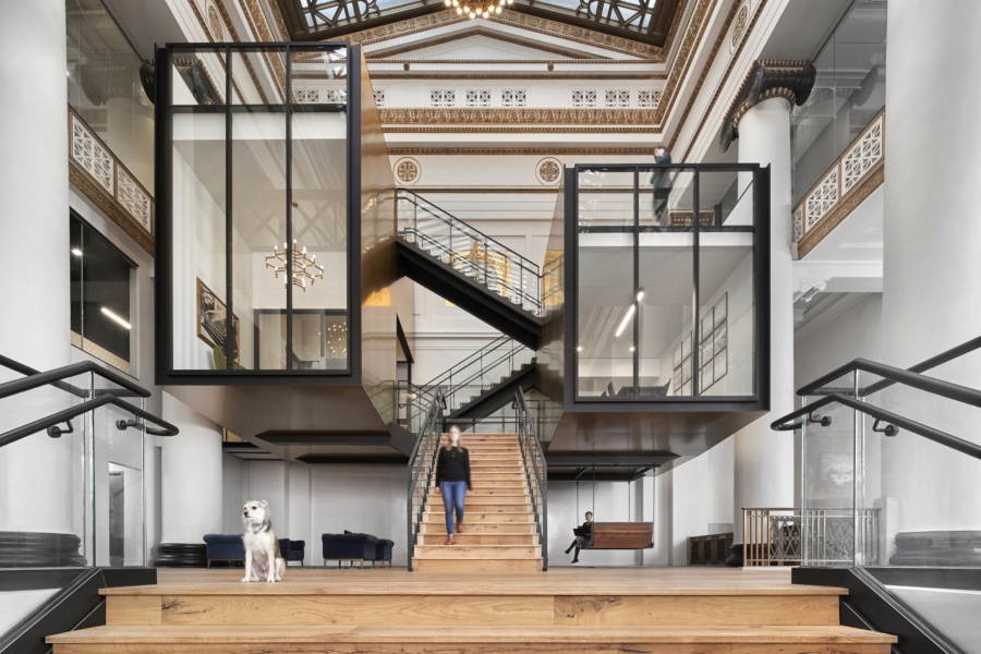 由ZGF建筑事务所设计的Expensify Portland办公室的内部照片