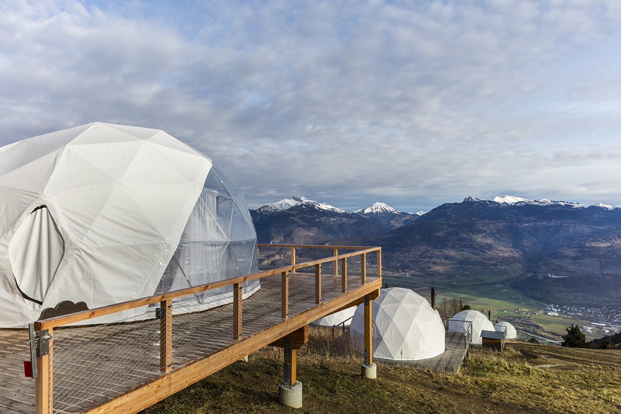 Montalba Architects furnishes a hotel eco-pod in the Swiss ...