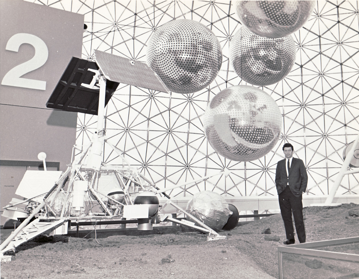 1967年世界博览会上一个球体的内部照片