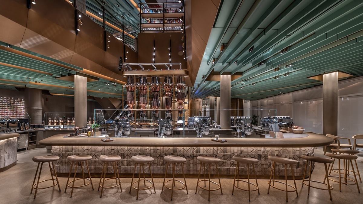 World S Largest Starbucks Opens On Downtown Chicago S