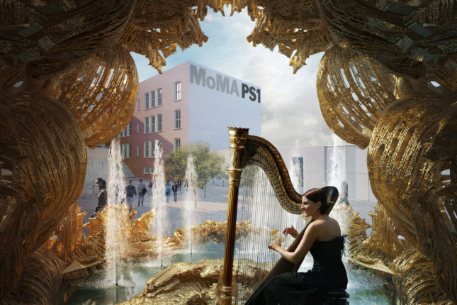 一个女人在现代艺术博物馆PS1前弹奏竖琴