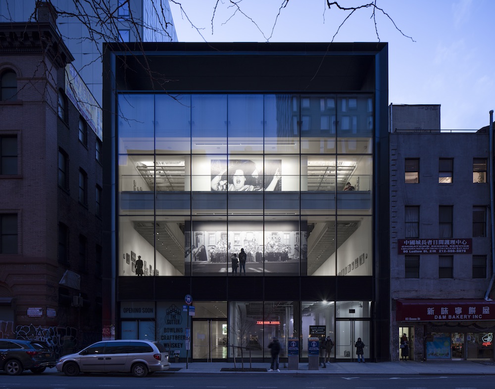 Gensler和它的玻璃门面的国际摄影中心的形象