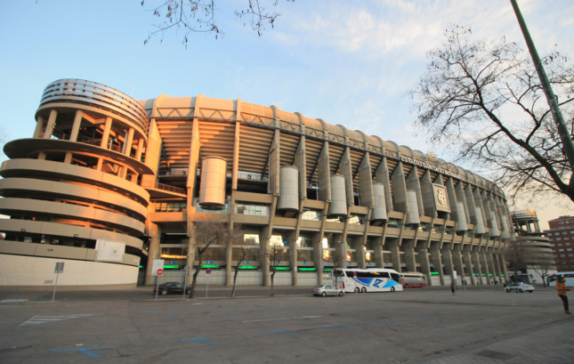 SantiagoBernabéu体育场，混凝土码头墙
