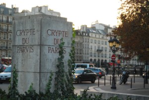 在巴黎的Crypt博物馆入口