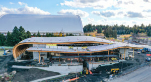 弯曲的Idaho中央信用社竞技场屋顶的空中照片