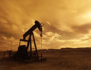 石油井架，美国能源生产的代表，今天的每日文摘摘要的一部分