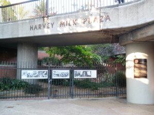 哈维牛奶广场的标志，旧金山的过境广场