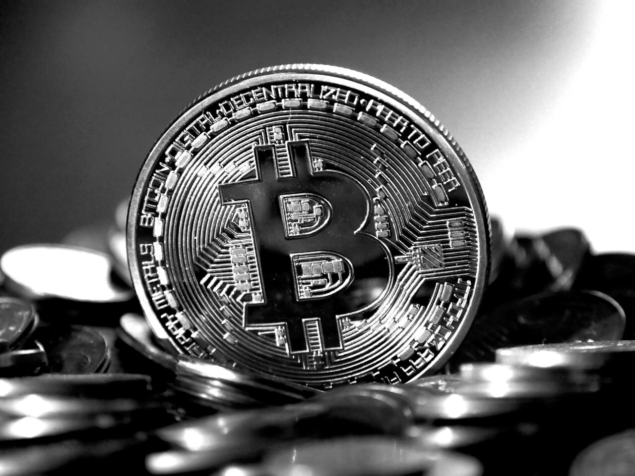 Kas yra „Bitcoins“ ir kodėl jie tokie populiarūs
