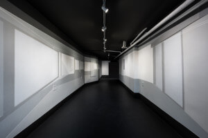 俯瞰绞合艺术宇宙狭窄的画廊：绘制建筑