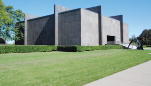 a windowless, cube-shaped museum building at the Munson-Williams-Proctor Arts Institute in Utica, New York
